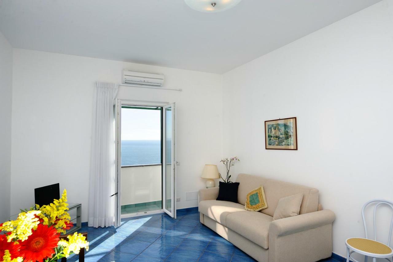 Amalfi Blue Flowers A المظهر الخارجي الصورة