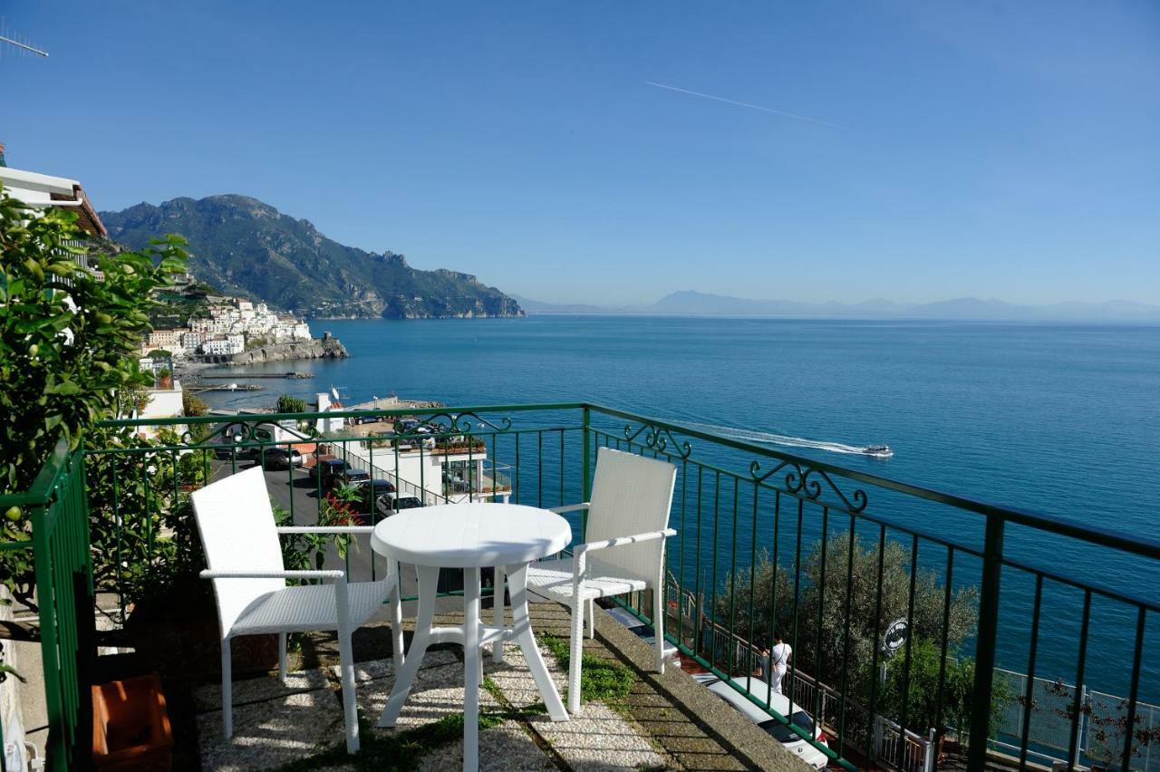 Amalfi Blue Flowers A المظهر الخارجي الصورة